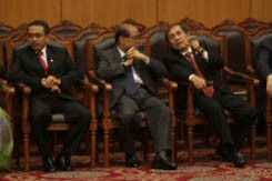 Seteru MA vs KY dalam Sebuah Bingkai Foto