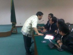 Robertus Santonius, Sang Penyuap Gayus Dihukum 2 Tahun Penjara