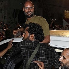 Saif Khadafi Klaim Tripoli Berada di Bawah Kendali Pasukan Ayahnya