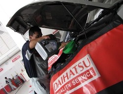 Pemudik Antre Ngecek Mobil, Bengkel Terpaksa Lembur