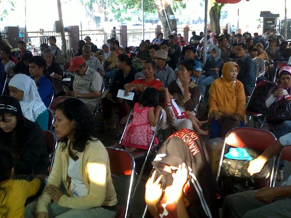 Stasiun Jatinegara Mulai Diserbu Pemudik