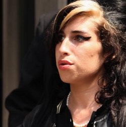 Kematian Amy Winehouse Paling Dicari di Google