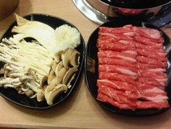 Nikmatnya Spicy Shabu-Shabu a la Korea