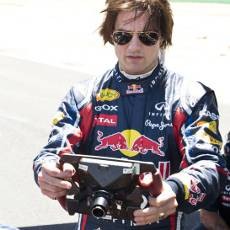 Ketika Tom Cruise Ngebut dengan Mobil F1