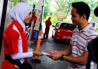Teuku Wisnu Berbagi di SPBU