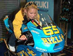 Pembalap Wanita Siap Jajal Motor Suzuki GSV-R