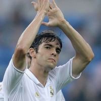 Berlusconi: Kaka Bisa Pensiun di Milan