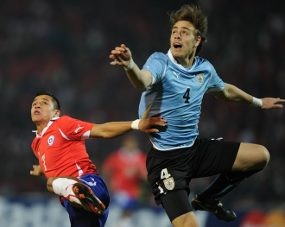Liverpool Incar Bek Muda Uruguay?