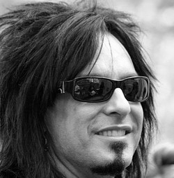 Bassist Ingin Motley Crue  Rilis Album Berbobot dan Non-Komersil