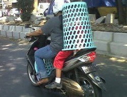 Helm Keranjang Baju