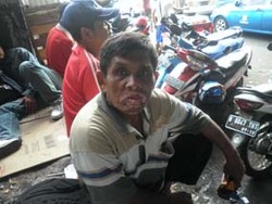Maman Kumpulkan Receh dari Satu Sudut Tanah Abang