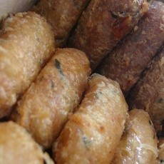 Awas! Pedasnya Sarungtinyu Membakar Lidah