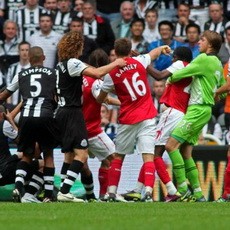 FA Denda Newcastle & Arsenal Rp 422 Juta