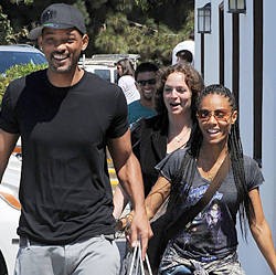 Bantah Cerai, Will Smith & Jada Smith Mesra di Depan Publik