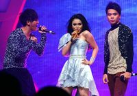 Kolaborasi Rossa dengan SM*SH