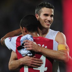 Van Persie Minta Arsenal Belanja 