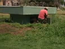 Bunker Khadafi Full AC, Dilengkapi Logistik Makanan & Masker Anti Gas