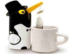 Pinguin Cantik si Pencelup Teh