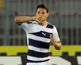Lazio Tolak Lepas Zarate