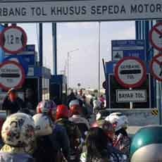 Suramadu Mulai Dipadati Pemudik Bermotor
