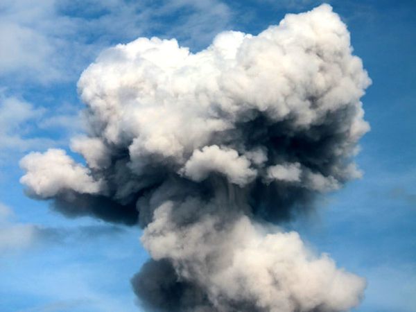 Gunung Lokon Meletus Lagi