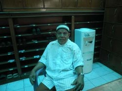 Kepingan Rupiah Didapat Subita dari Menjaga Sandal