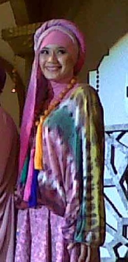 Tren Busana Lebaran ala Dian Pelangi