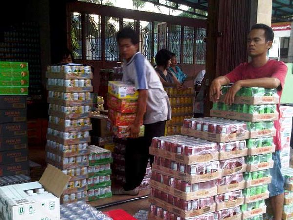 Minuman Kaleng Ilegal Banjiri Riau 