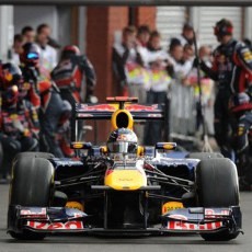 Vettel Puji Mobil Red Bull