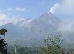 Pelajar yang Tersesat di Gunung Merbabu Dievakuasi
