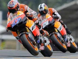 Stoner Menang, Lorenzo Tanpa Podium
