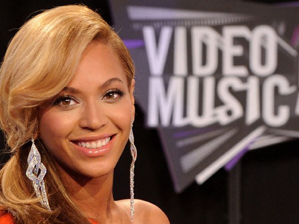 Beyonce Hamil Anak Pertama