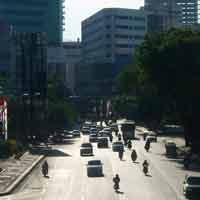 Jalanan Surabaya Lengang, Polisi akan Stop Kendaraan yang Ngebut