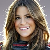 Model Cantik Maryeve Dufault Jadi Pembalap Nascar