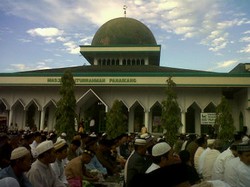 Puluhan Ribu Umat Islam di Makassar Rayakan dul Fitri 