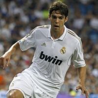 Kaka Teguhkan Keinginan Bertahan di Bernabeu