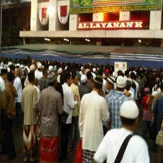 SBY Tinggalkan Masjid Istiqlal, Pedagang Mulai Menjamur