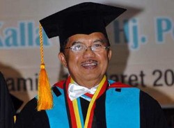 JK Salat Id Bareng Nurdin Halid di Makassar