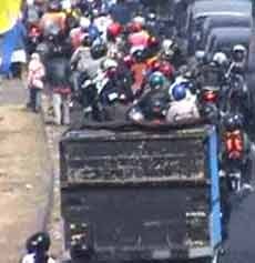 H+1 Lebaran, Jalur Surabaya-Yogyakarta Macet Hingga 15 Km