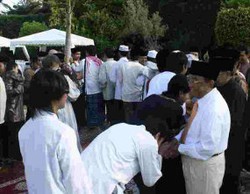 Lontong Sayur & Opor Ayam Jadi Menu Idul Fitri WNI di Maroko