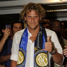 Forlan Siap Main di Posisi Mana pun