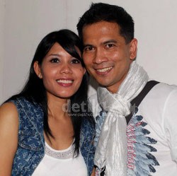 Mantan Pacar Krisna Mukti Jadi Mualaf