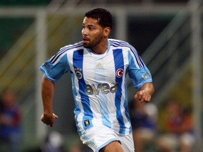 Santos Incar Trofi Bersama Arsenal