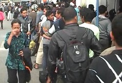 KAI DAOP V Turunkan Paksa 24 Oknum TNI/Polri Tanpa Tiket