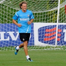 Inter Minus Forlan di Fase Grup Liga Champions