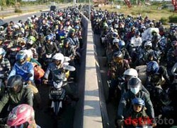Arus Balik Suramadu Dipadati Kendaraan Roda Dua