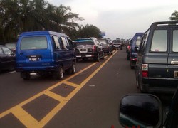 Puncak Arus Balik, Tol Cikampek Macet 29 Km
