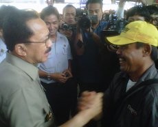 Sidak ke Stasiun Senen, Foke Sambut Pemudik dari Malang