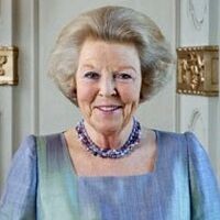 Di Depan Ratu Beatrix Mengajak Beriman