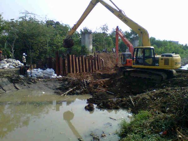 Pintu Air Kalimalang Mulai Diperbaiki
